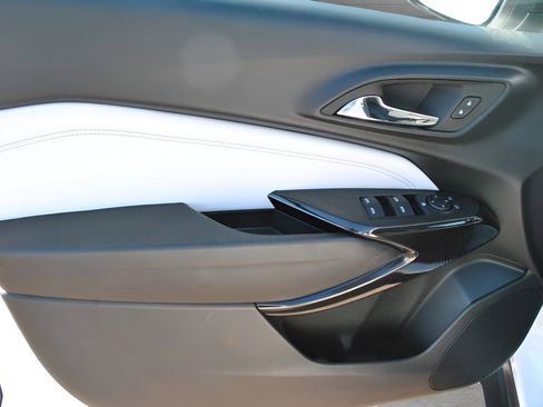 Used 2024 Chevrolet Trax LT w/ Driver Confidence Package FWD image 23