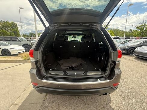 Used 2017 Jeep Grand Cherokee Limited w/ Luxury Group II AWD/4WD image 28