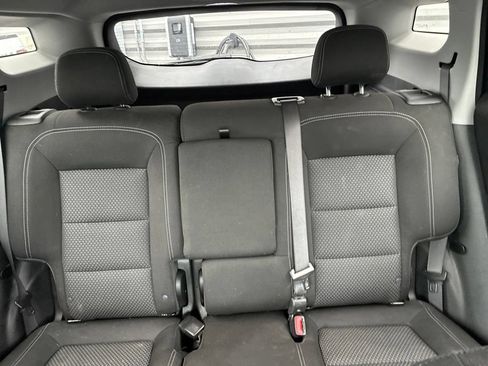 Used 2024 GMC Terrain SLE AWD/4WD image 8