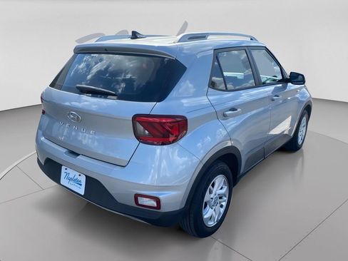 Used 2020 Hyundai Venue SEL FWD image 9
