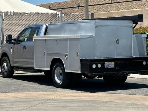 Used 2022 Ford F350 XL w/ Trailer Tow Package image 6