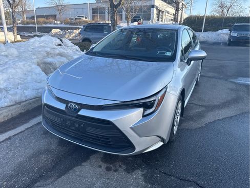 Used 2023 Toyota Corolla LE w/ Carpet Mat Package (TMS) image 6