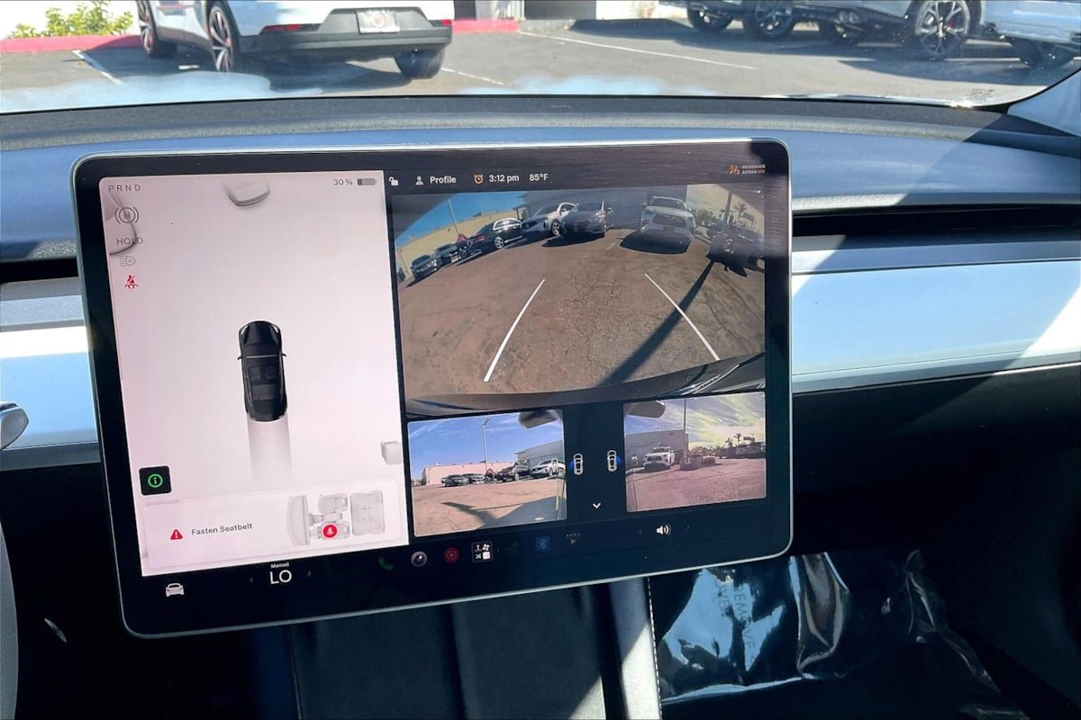 Used 2022 Tesla Model 3 Long Range AWD/4WD image 17