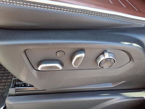 Used 2024 GMC Yukon XL Denali Ultimate AWD/4WD image 5