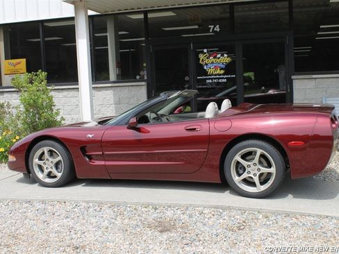 Used 2003 Chevrolet Corvette Convertible w/ Preferred Equipment Group1 RWD image 5