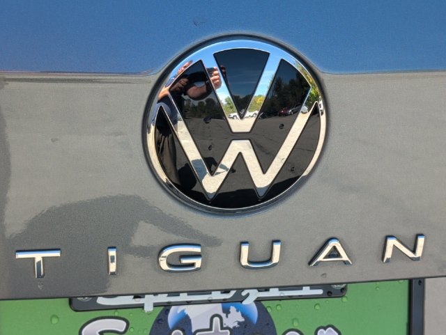 Used 2023 Volkswagen Tiguan SE R-Line AWD/4WD image 41