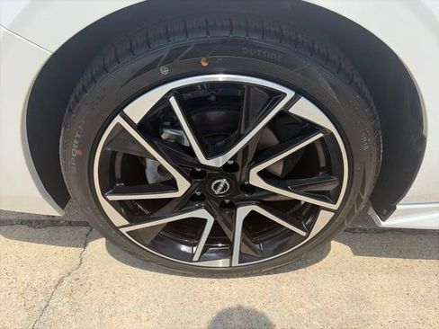 Used 2024 Nissan Sentra SR FWD image 10