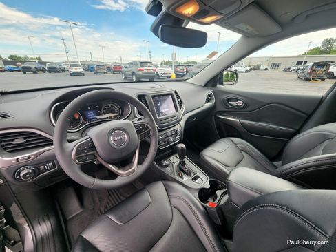 Used 2022 Jeep Cherokee Latitude Lux w/ Mopar Interior Package AWD/4WD image 25