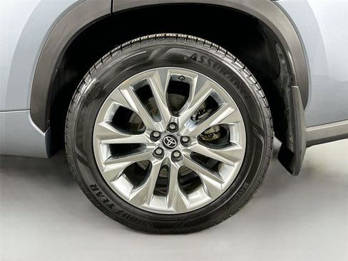 Used 2021 Toyota Highlander Limited AWD/4WD image 32