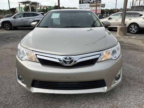 Used 2014 Toyota Camry XLE w/ Convenience Package FWD image 8