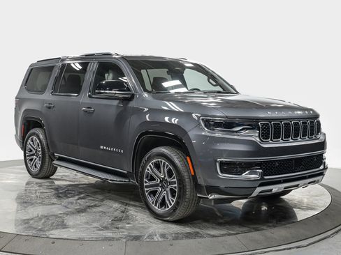 Used 2025 Jeep Wagoneer Series II w/ 8-Passenger Seating Package AWD/4WD image 9
