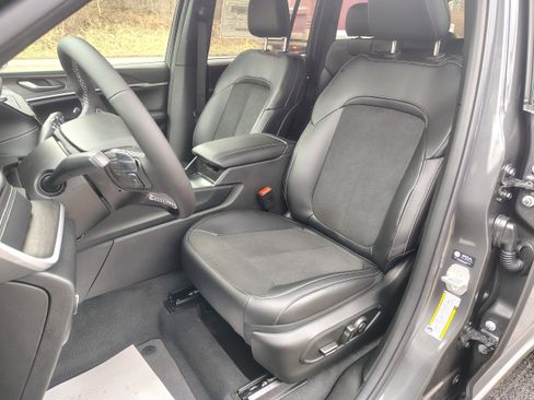 New 2026 Jeep Grand Cherokee Altitude image 15