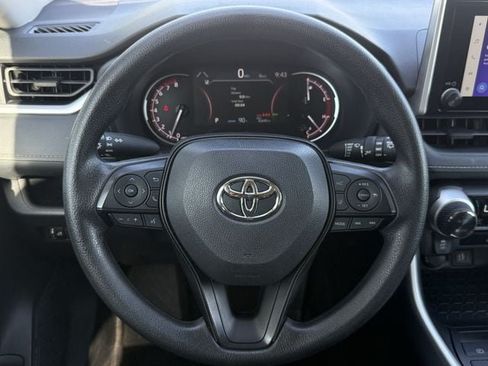 Used 2025 Toyota RAV4 XLE FWD image 13