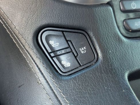 Used 2015 GMC Yukon SLT AWD/4WD image 16