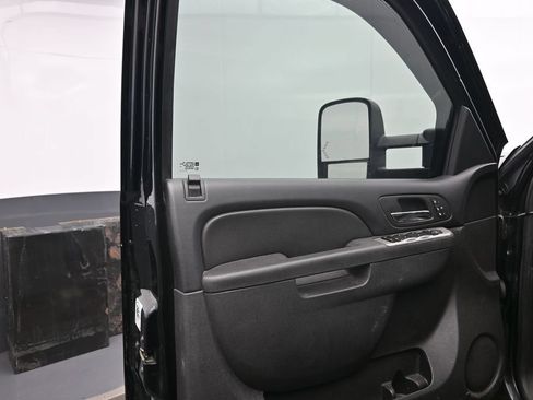 Used 2014 Chevrolet Silverado 2500 LTZ w/ LTZ Plus Package AWD/4WD image 17