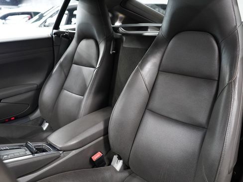 Used 2021 Porsche 718 Cayman RWD image 12