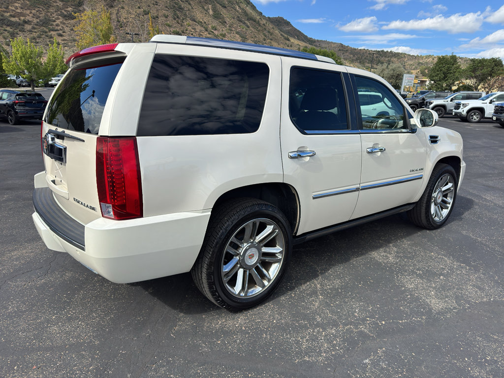 Used 2013 Cadillac Escalade Platinum AWD/4WD image 7