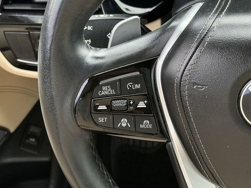 Used 2022 BMW 530i xDrive w/ Premium Package image 13