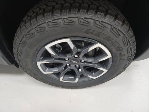 New 2026 Chevrolet Equinox ACTIV w/ Convenience Package III AWD/4WD image 23