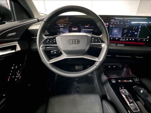 Used 2025 Audi Q6 e-tron Premium Plus w/ Premium Plus AWD/4WD image 8