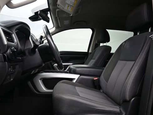 Used 2021 Nissan Titan SV w/ SV Convenience Package RWD image 12