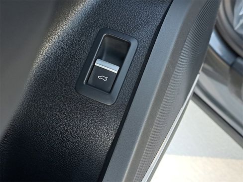 Certified 2023 Audi Q5 2.0T Premium Plus w/ Premium Plus Package image 21