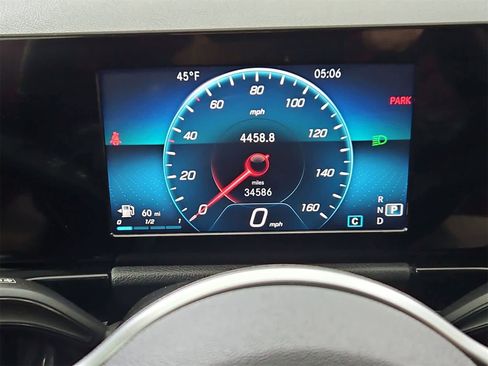 Used 2022 Mercedes-Benz GLA 250 4MATIC image 33