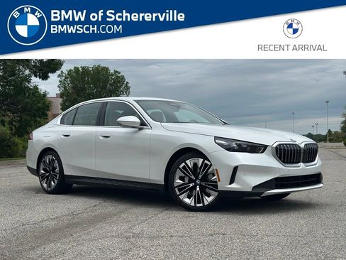 New 2026 BMW 530i xDrive w/ Premium Package AWD/4WD image 1