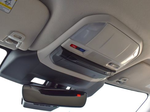 Used 2024 Subaru Ascent Limited AWD/4WD image 18