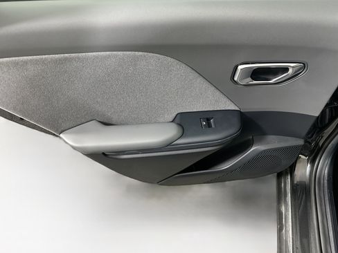 Used 2025 Kia K4 EX image 25