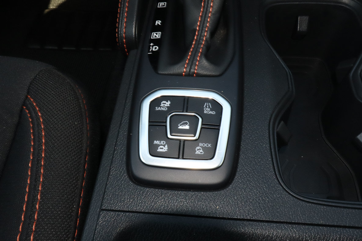 Used 2026 Nissan Frontier PRO-4X AWD/4WD image 21