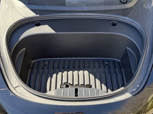 Used 2023 Tesla Model 3 Standard Range image 6