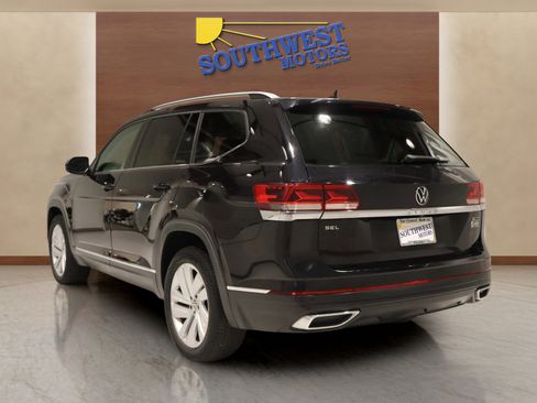 Used 2021 Volkswagen Atlas SEL image 2
