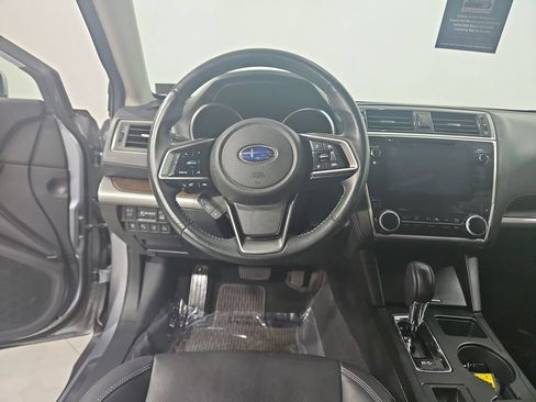 Used 2018 Subaru Outback 3.6R Limited AWD/4WD image 14