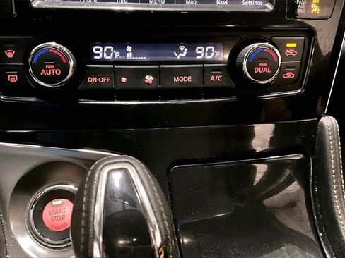 Used 2016 Nissan Maxima SR image 15