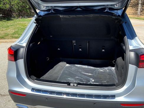 Used 2025 Mercedes-Benz GLA 250 4MATIC image 4