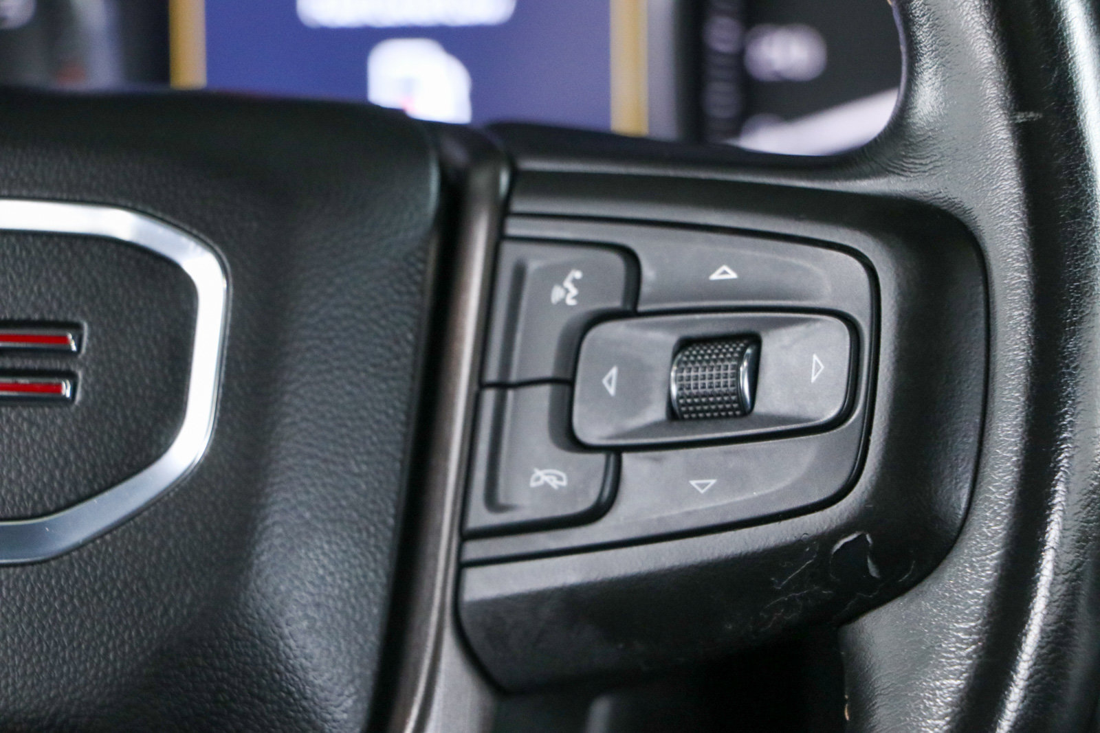 Used 2021 GMC Yukon AT4 w/ AT4 Premium Plus Package AWD/4WD image 15