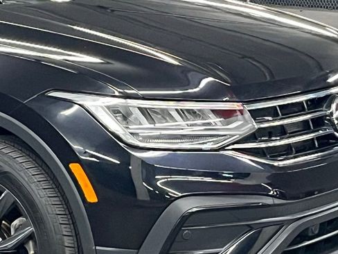 Used 2024 Volkswagen Tiguan SE w/ Panoramic Sunroof Package AWD/4WD image 43