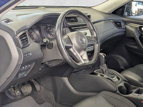 Used 2018 Nissan Rogue SL FWD image 2
