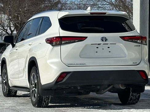 Used 2021 Toyota Highlander XLE image 8