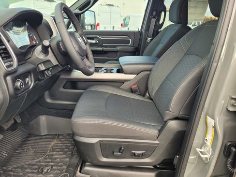 New 2026 RAM 2500 Big Horn AWD/4WD image 11