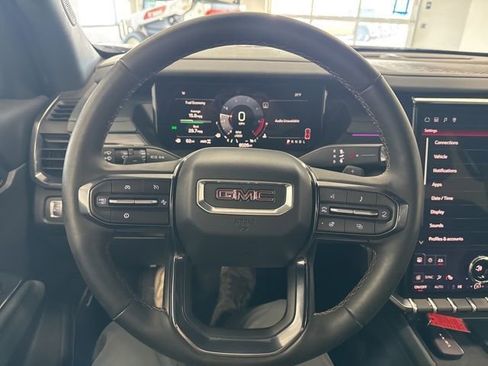 Used 2025 GMC Acadia AT4 image 40