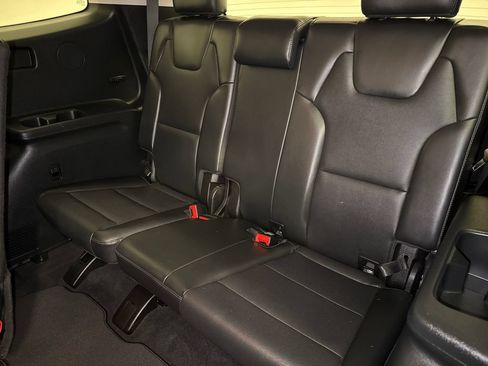 Used 2021 Kia Telluride LX FWD image 16
