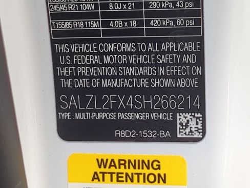 Certified 2025 Land Rover Range Rover Evoque Dynamic SE image 38