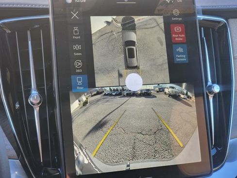 New 2026 Volvo XC90 B6 Plus w/ Protection Package Premier image 21