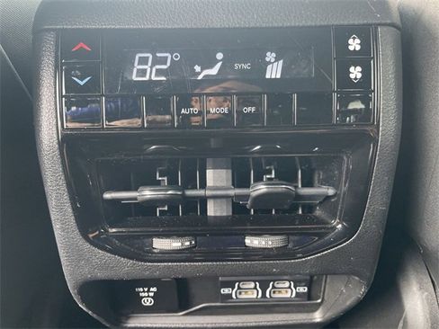 Used 2022 Jeep Grand Cherokee L Laredo image 20