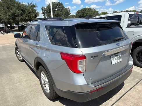 Used 2023 Ford Explorer XLT RWD image 6