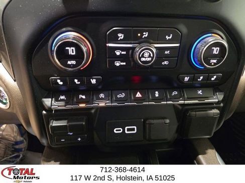 Used 2020 Chevrolet Silverado 1500 LTZ w/ LTZ Premium Package AWD/4WD image 18