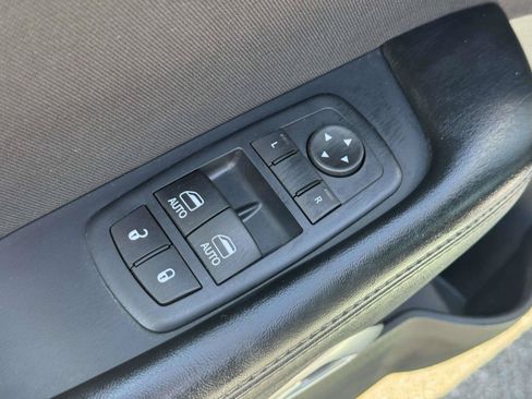 Used 2016 Dodge Challenger SXT RWD image 17