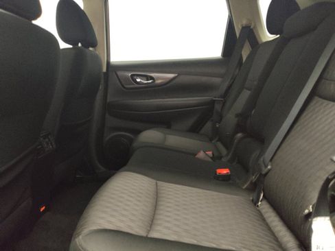 Used 2020 Nissan Rogue SV FWD image 18